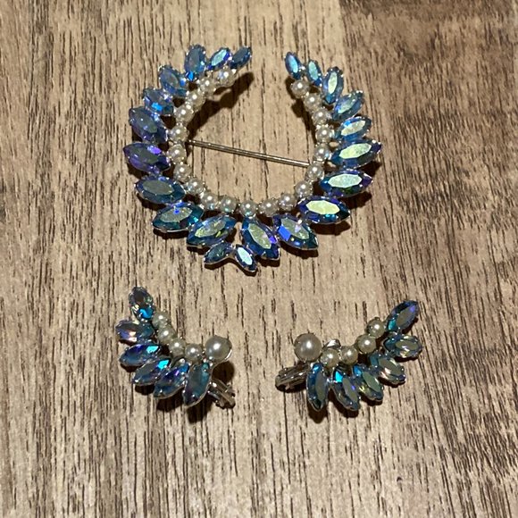 1950s Vintage B. David Crystal Rhinestone Wreath Brooch & Clip On Earrings Set - Picture 2 of 6